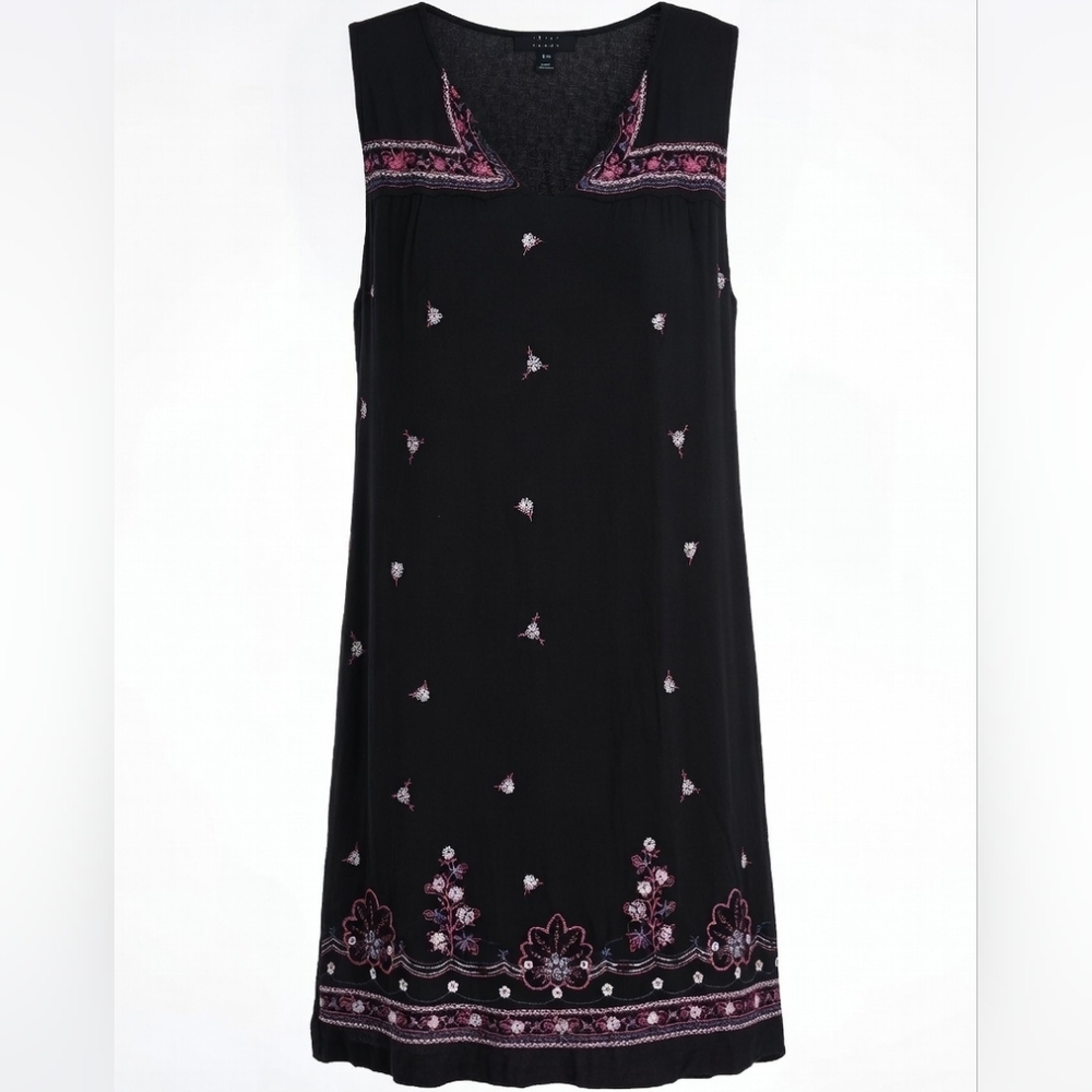🔥5/$25🔥Black and Pink Embroidered Dress